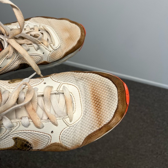 Woman’s Nike Shoes 8.5 - Picture 4 of 8